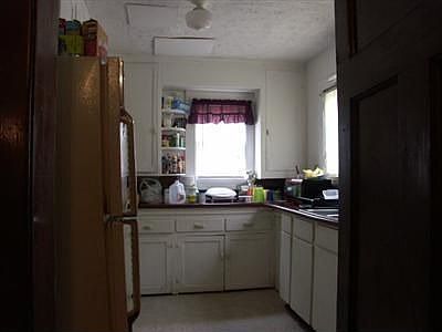 4th image of 237 Anna St