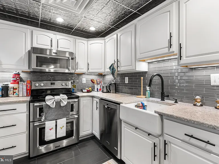 205 N 4th St #11-F5 — Photo 14
