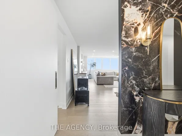 256 Jarvis St #15C, Toronto, ON M5B 2J4