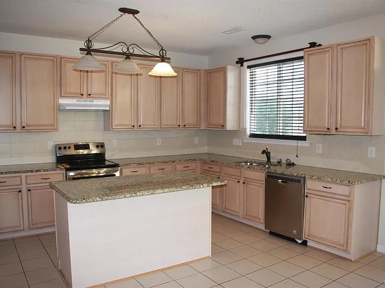222 Northlands Dr — Photo 14