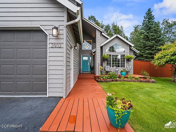 3rd image of 2932 Meadow Wood Cir