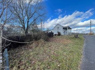 331 Halfway Ln, Sunbright, TN 37872