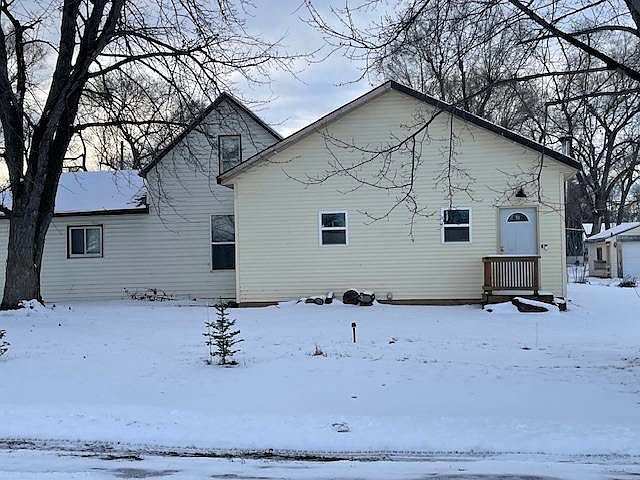 1st image of 604 Main St