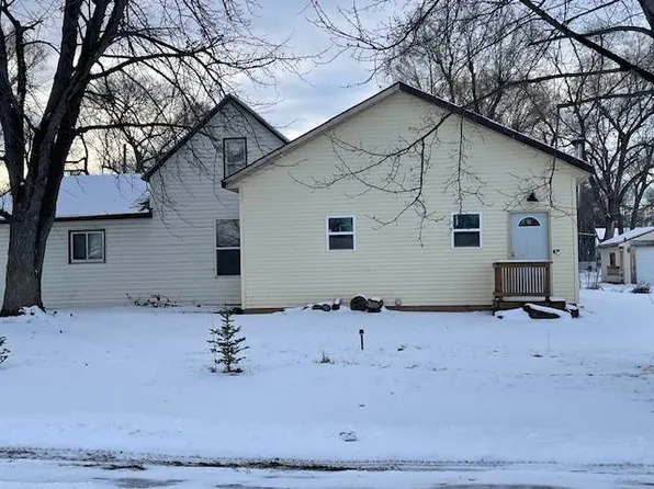 604 Main St, Pukwana, SD 57370