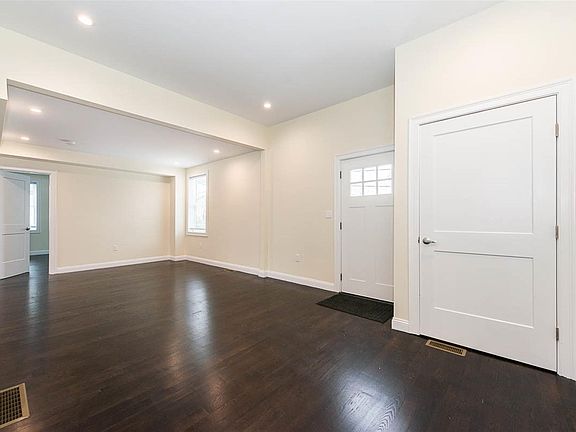 2nd image of 10 Marion St S #2
