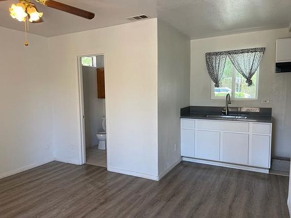 5th image of 23838 Hemlock Ave #B