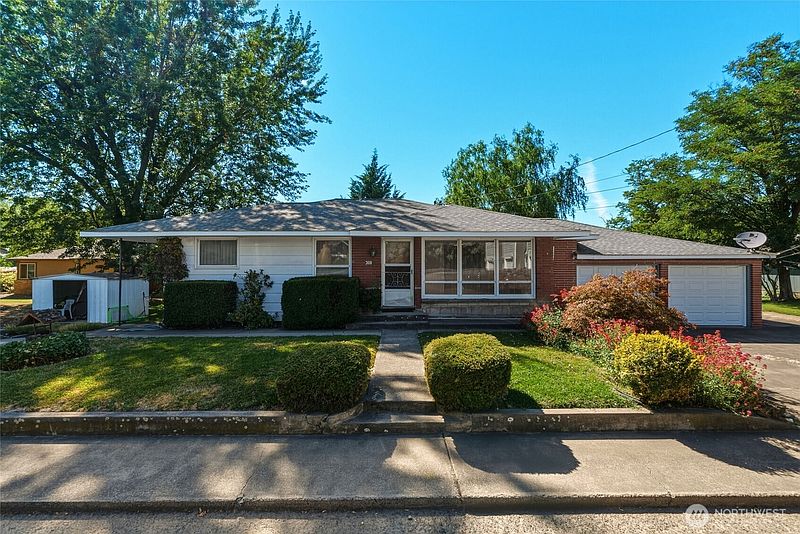2nd image of 309 NE Ash Street