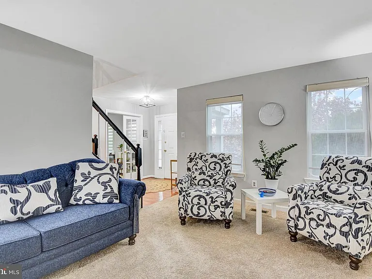 320 Kalorama Rd — Photo 9