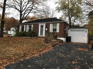 1219 N Geyer Rd, Saint Louis, MO 63122