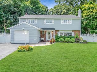 23 Barry Dr, Westbury, NY 11590