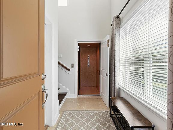 3rd image of 124 OYSTER BAY Way