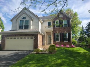 355 Wentworth Ln, Bartlett, IL 60103