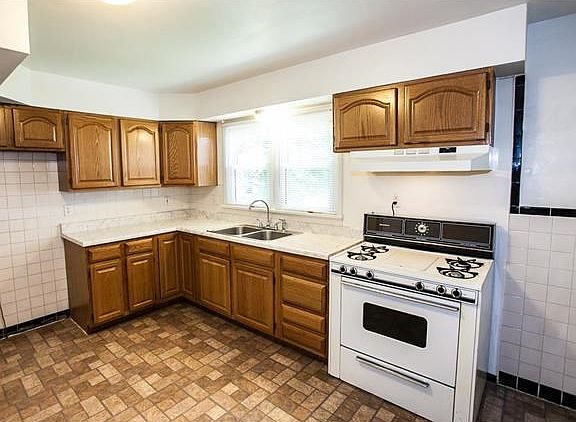 3rd image of 9933 Westwise Ct