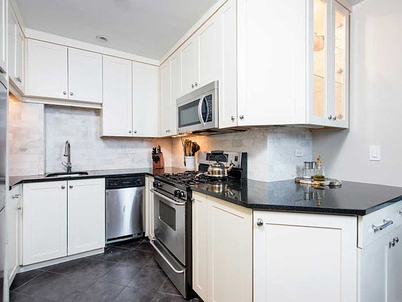 3rd image of 439 E 88th St APT 4C