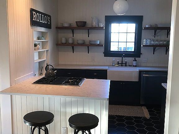 Kitchen with lunch area 