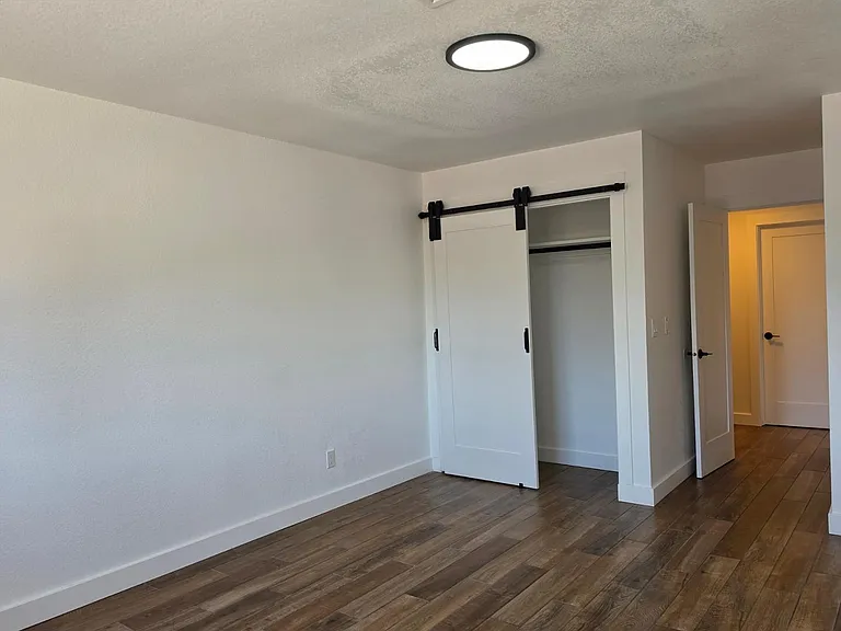 1731 E Redfield Rd — Photo 14