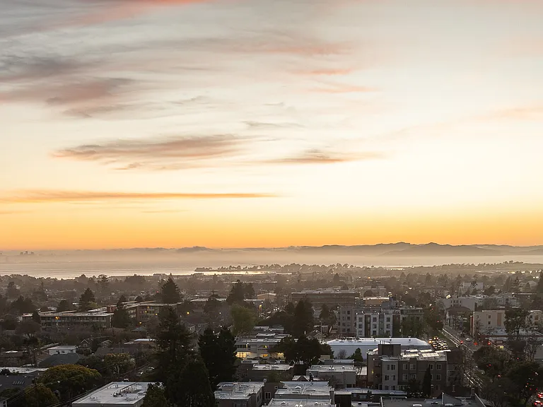 The U at California — Photo 58