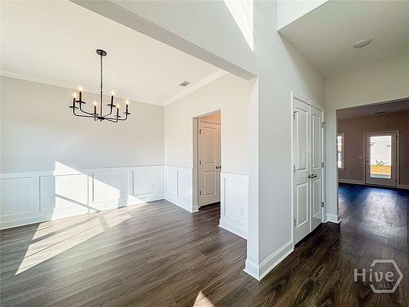 4th image of 92 Holland Drive NE