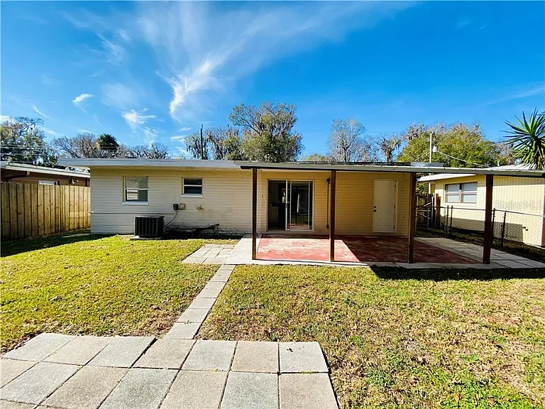 769 Greenway Pl — Photo 4