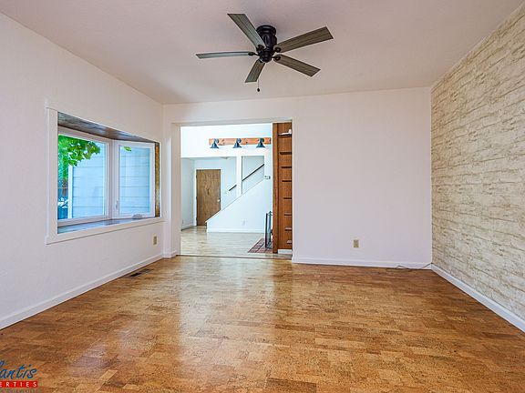 4th image of 207 Harding Ave