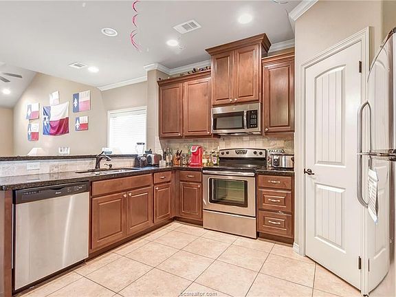 4th image of 613 Maryem St