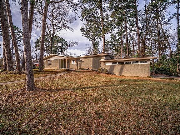 4th image of 1305 Jonquil Dr
