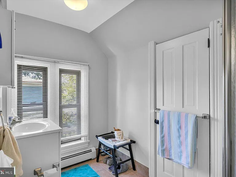 16 Lincoln Ave #4 — Photo 21