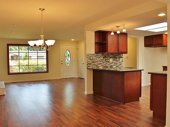 2nd image of 4047 SE Lodgepole Ct