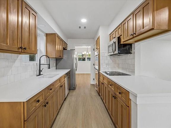 2nd image of 2807 Triway Ln