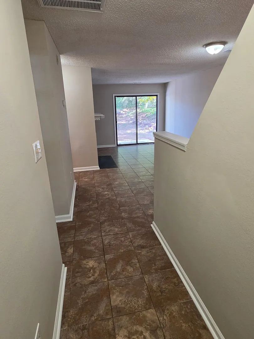 Clean 2BR/2BA Townhome in Garner Near White Oak & I-40 — Photo 2