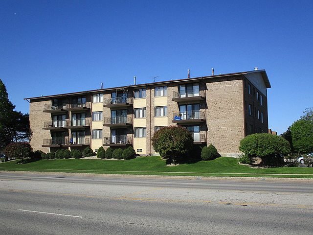 1st image of 4009 W 93rd Pl APT 2D
