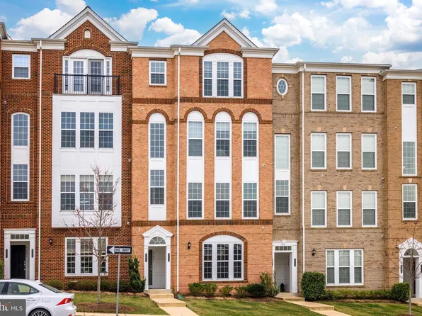 42693 Wardlaw Ter, Ashburn, VA 20147