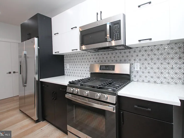 810 N Uber St #3 — Photo 6