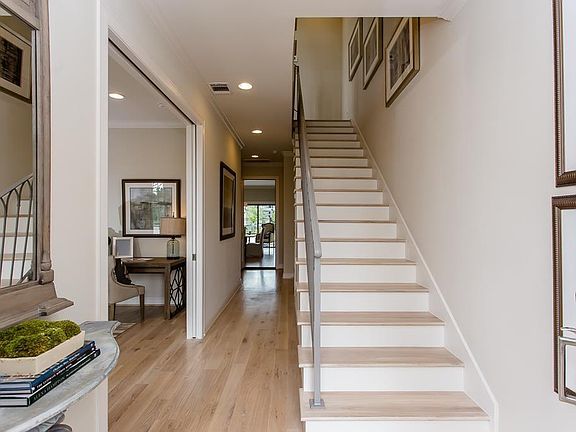 3rd image of 847 Blackshire Ln