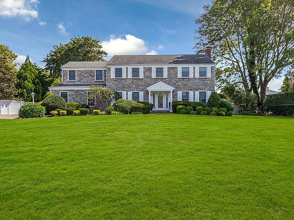 3rd image of 15 Saltmeadow Ln