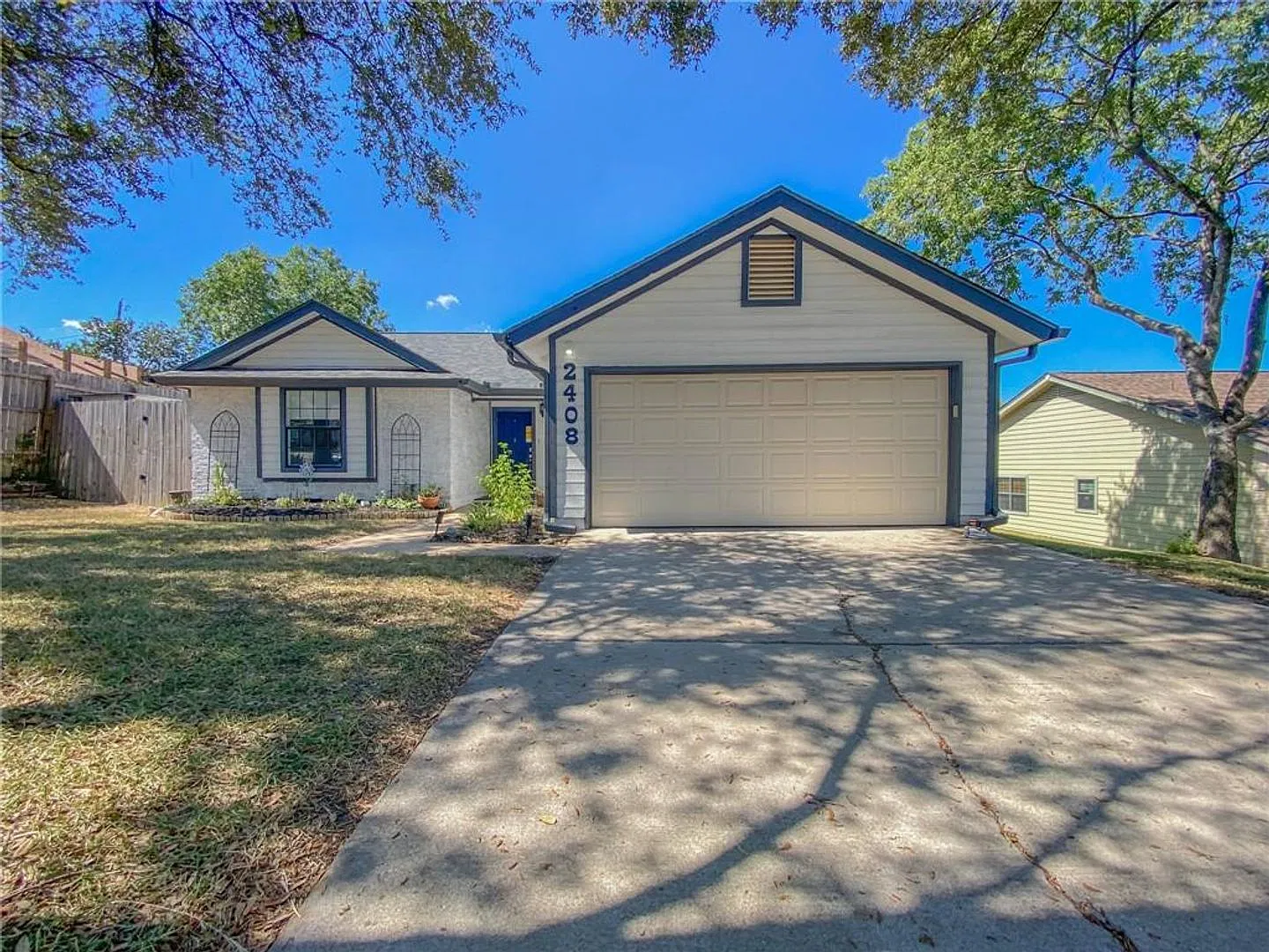 3-Bedroom, 2-Bath Home with 2-Car Garage | Round Rock — Photo 1