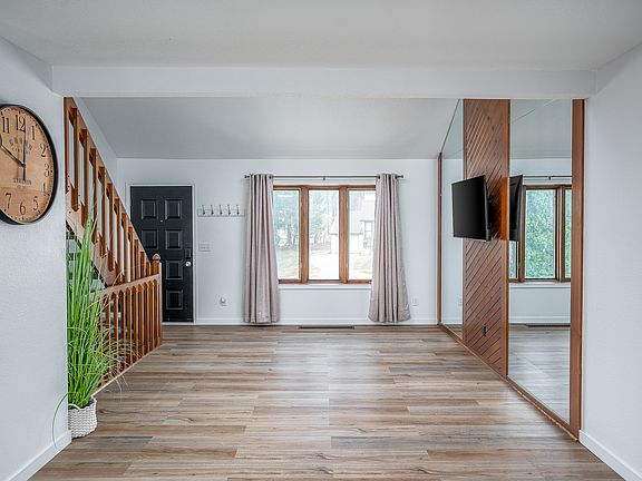 3rd image of 3495 Fairview Dr #0