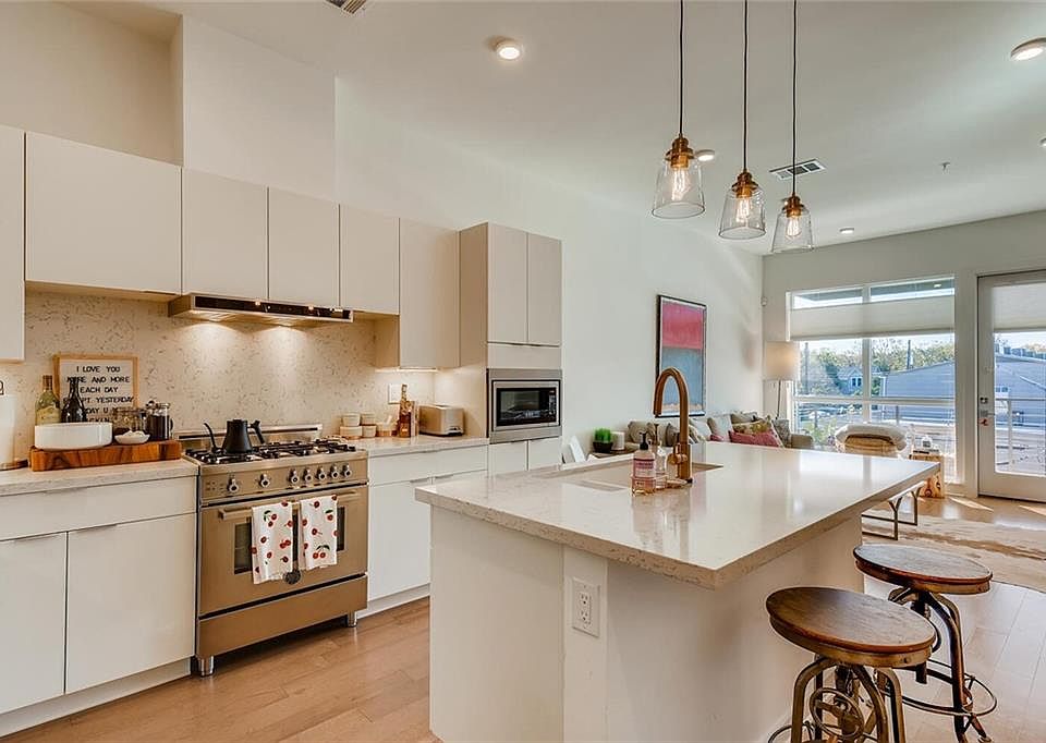 1st image of 207 W Johanna St #308