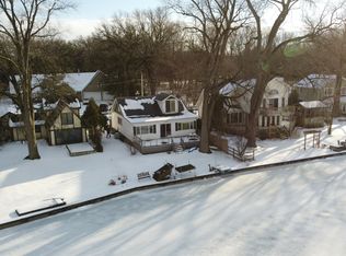 4404 Lakewood Rd, McHenry, IL 60050