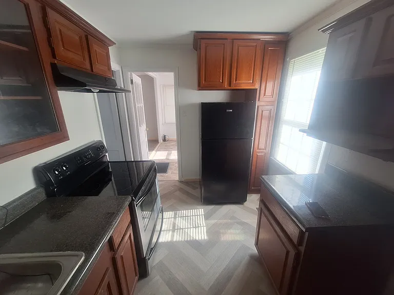 Ponce De Leon Cir N — Photo 10
