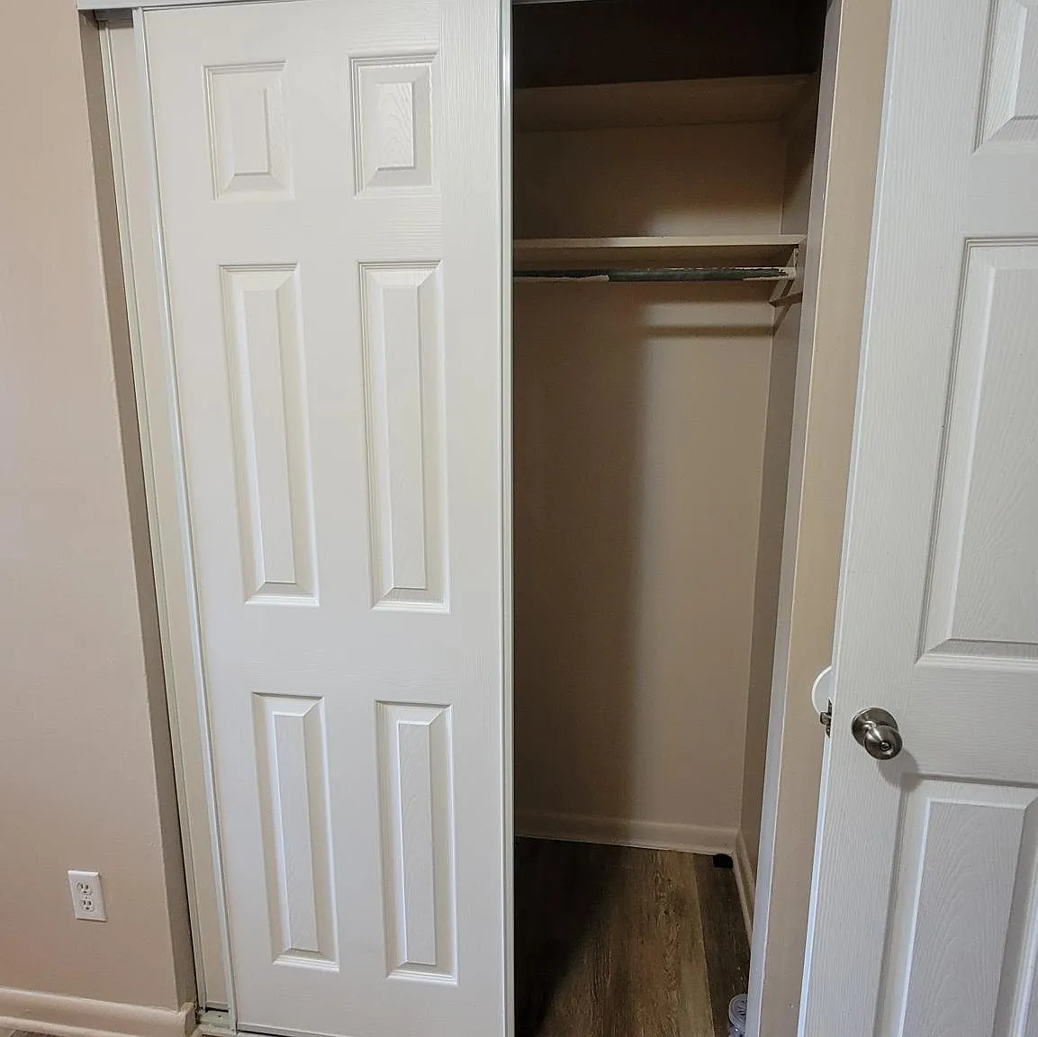 3 bed, 1.5 bath, 1269 sqft, $1,700 — Photo 4