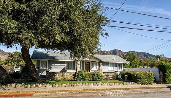 2nd image of 900 N Soldano Ave