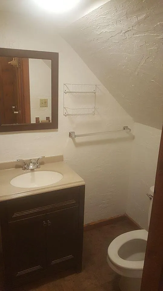 3 bed, 1000 sqft, $2,500 — Photo 1
