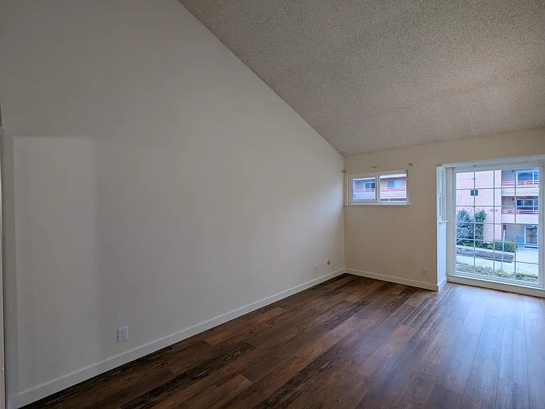 Oxford-Cedar Apartments — Photo 43