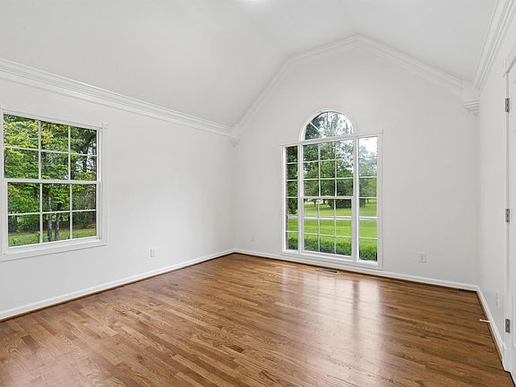 5th image of 380 Myrick Rd