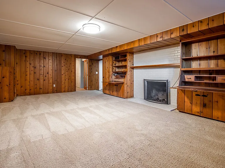Montgomery House 2 — Photo 11