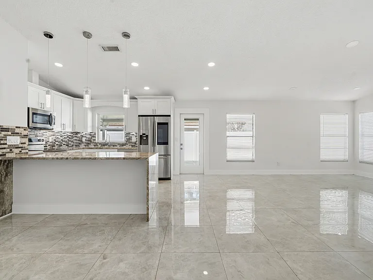 9507 Camden Hill Ct — Photo 5