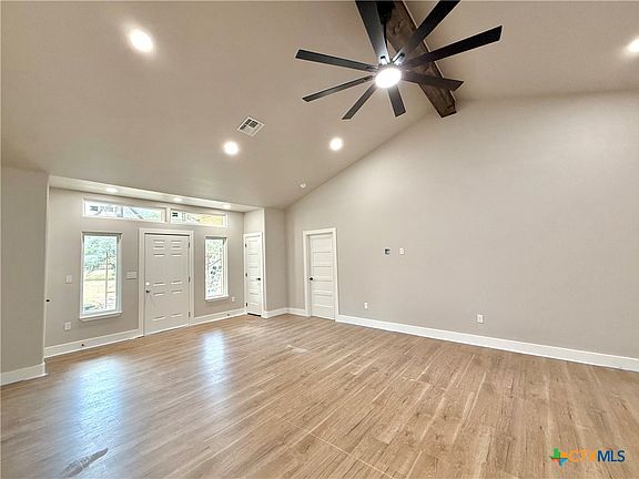 3rd image of 84 Paloma Rd