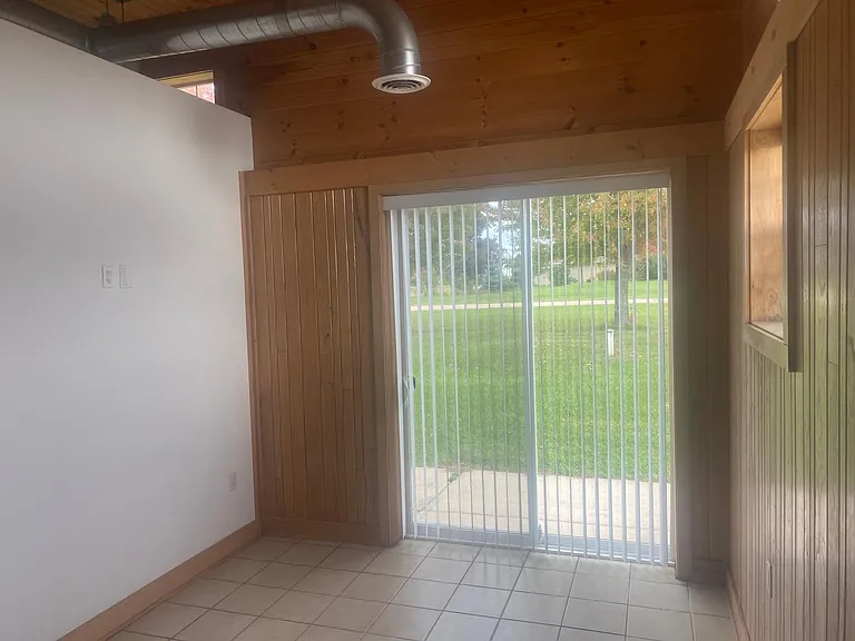 32475 West St — Photo 9
