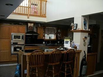 3rd image of 1095 Parkwood Blvd
